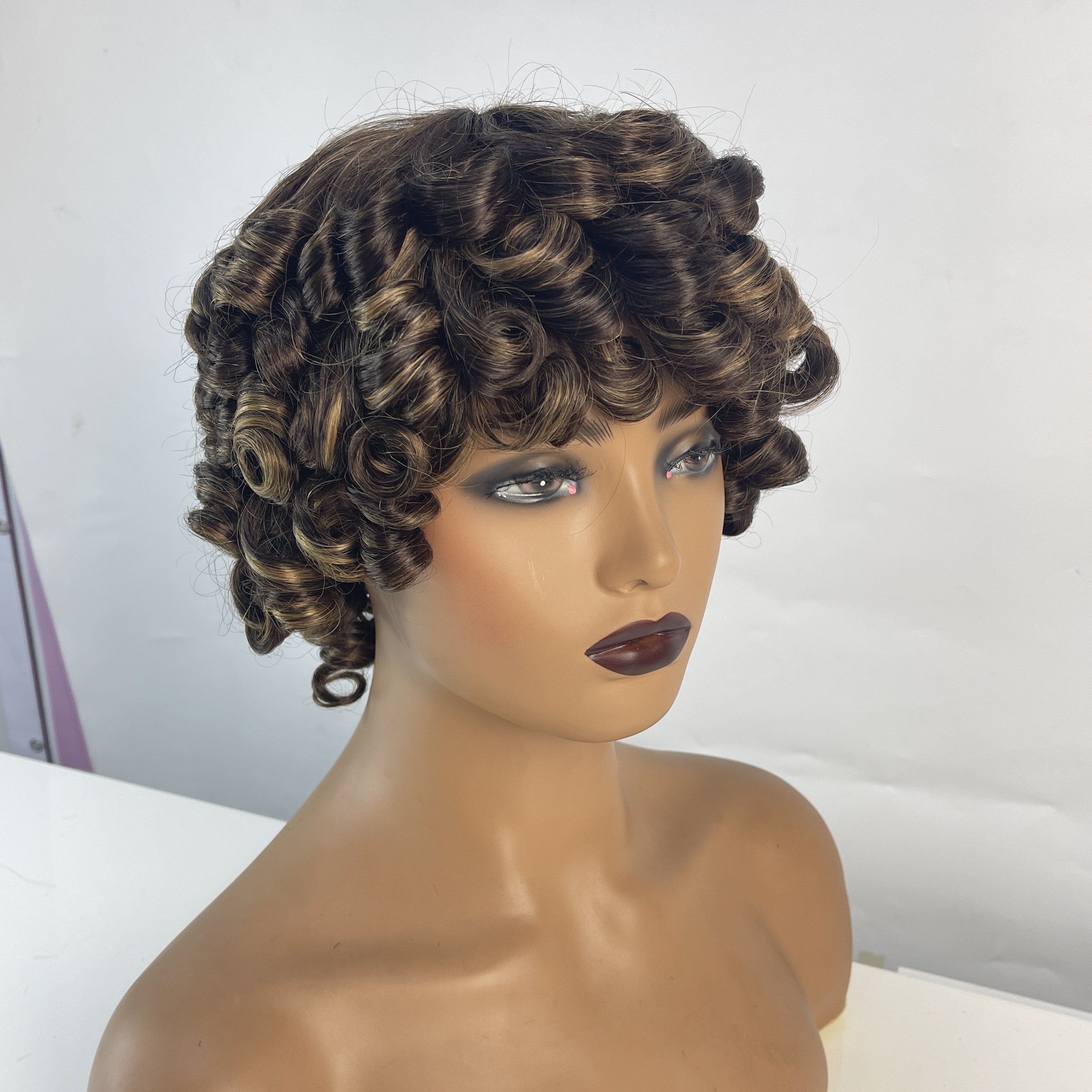 Courte perruque bouclée coquette pour femmes noires ombre bruns de cheveux humains perruques grosses boucles bouclées rebondies