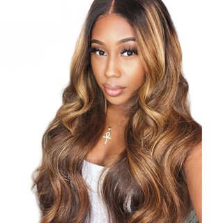 Body Wave Human Hair Wigs avec une blonde blonde en dentelle de cheveux humains perruque avant