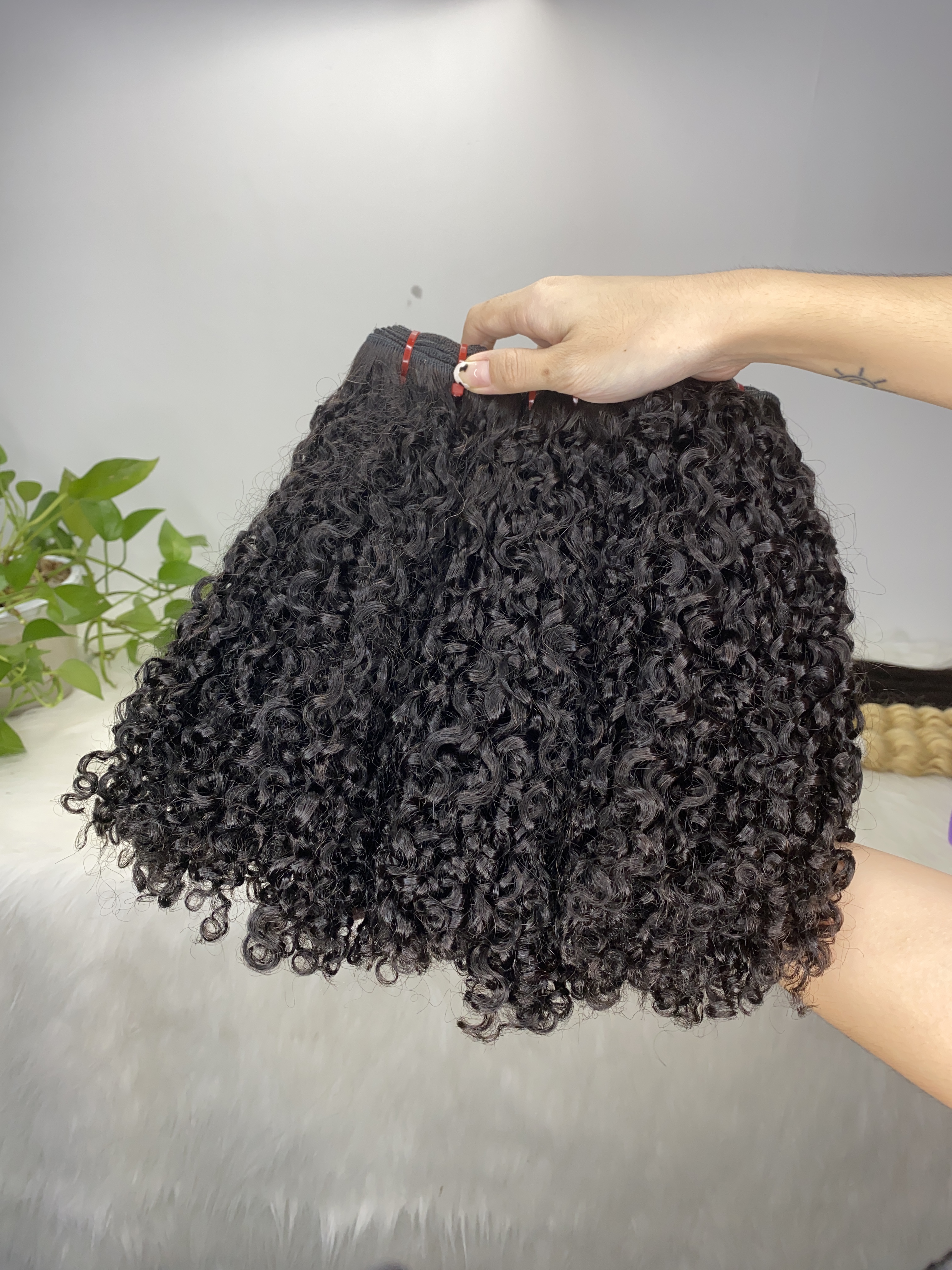 Double Drawn Pixie Curl Funmi Hair Bundles Brésilien Bouncy Curly 100% vierge
