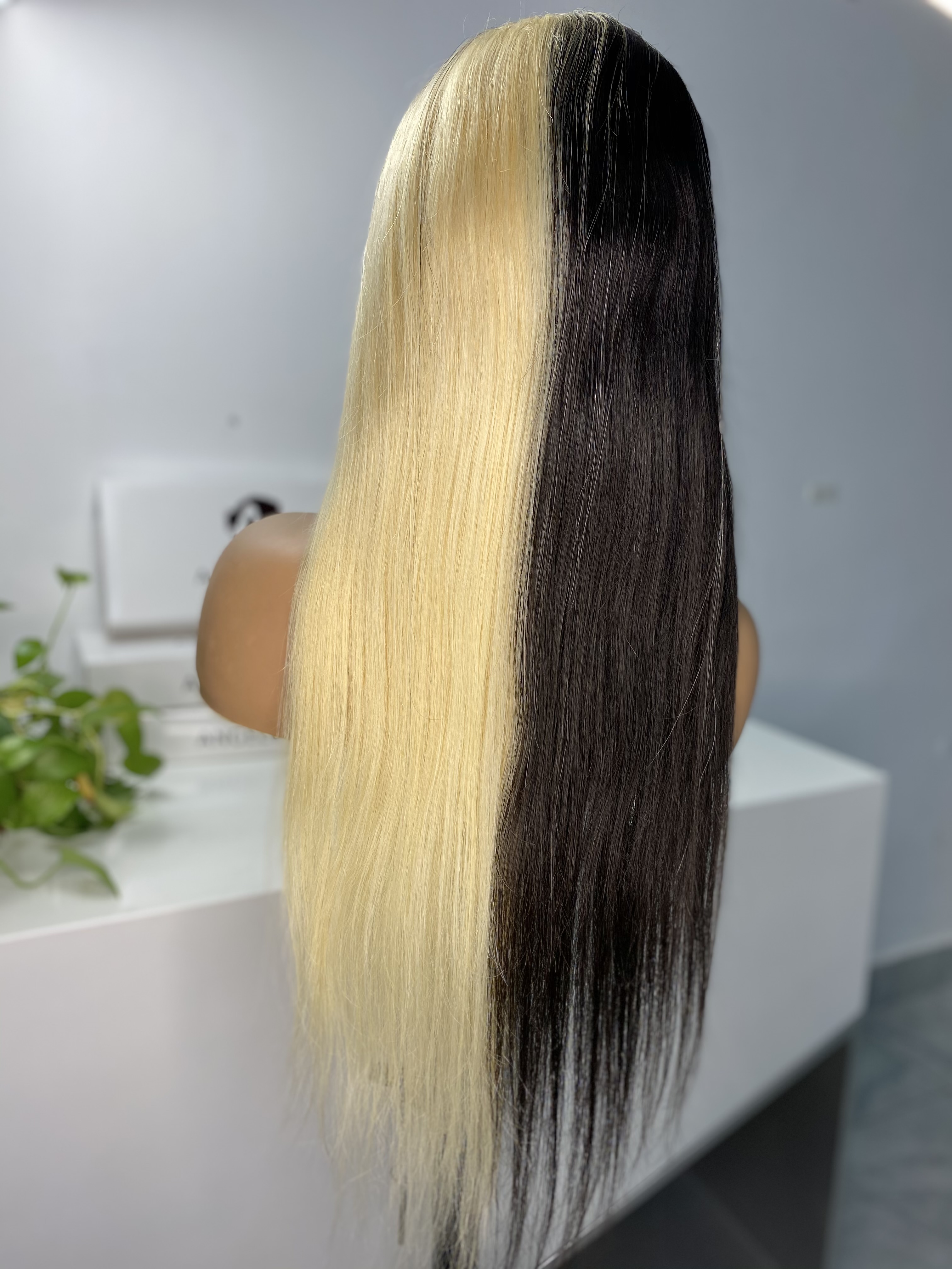 Qualité Half Black Half Blonde Couleur en gros, perruque avant en dentelle