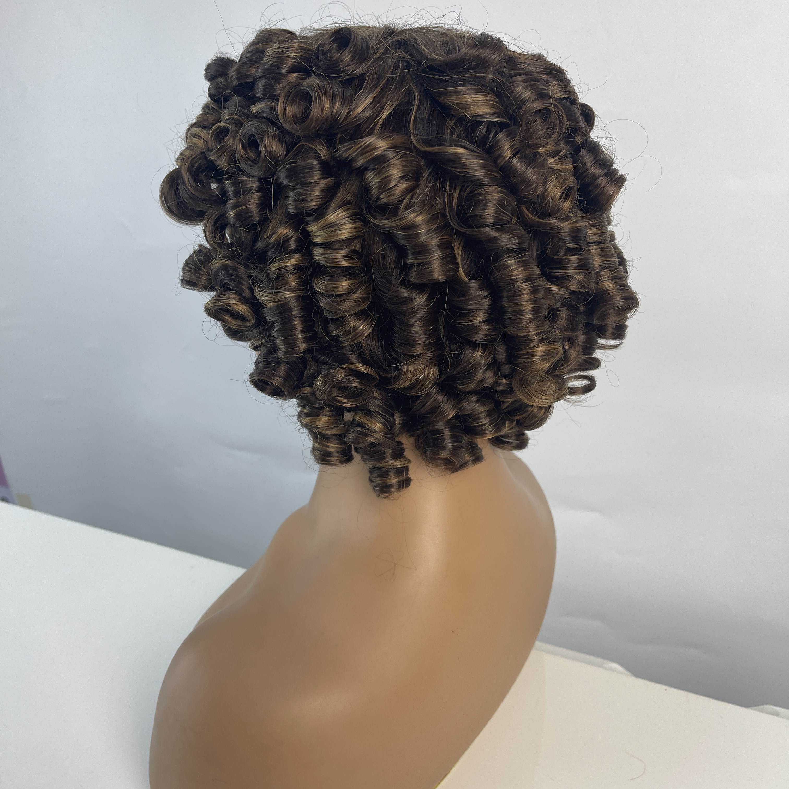 Broisse à cheveux humains courts courts avec une frange brésilienne vierge brésilienne courte coiffure à cheveux humains pour femmes noires