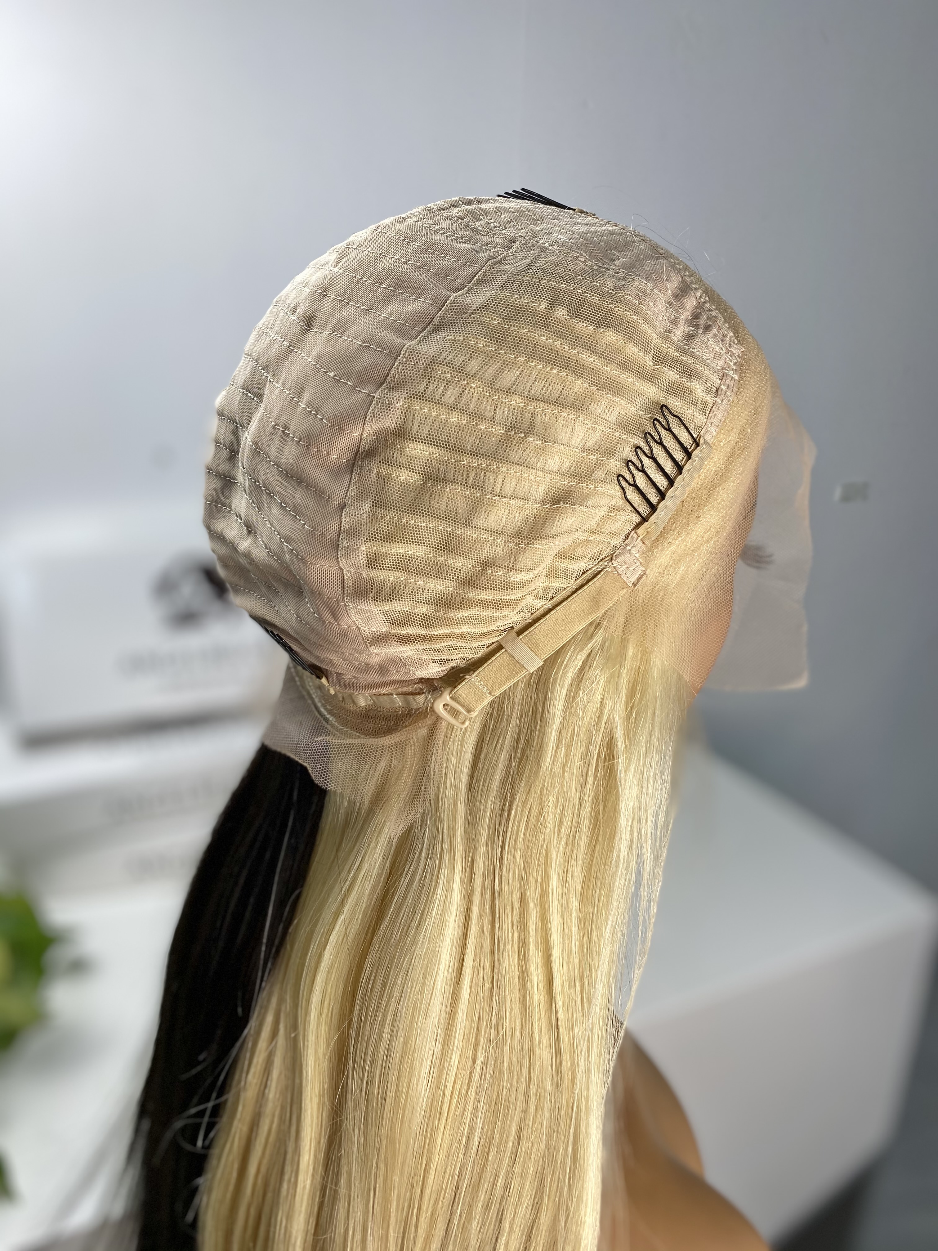 Qualité Half Black Half Blonde Couleur en gros, perruque avant en dentelle
