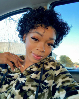 Angelbella Hair Wholesale HD Lace Frontal Wig 180 Density double dessin de pixie Curly 13 * 4 Wig à cheveux naturels non transformés